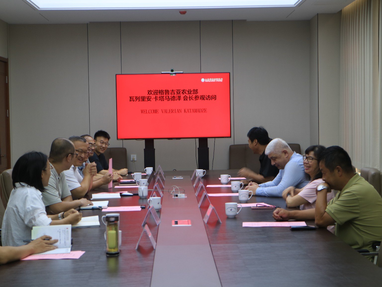 Research discussion at Shandong Institute of Pomology